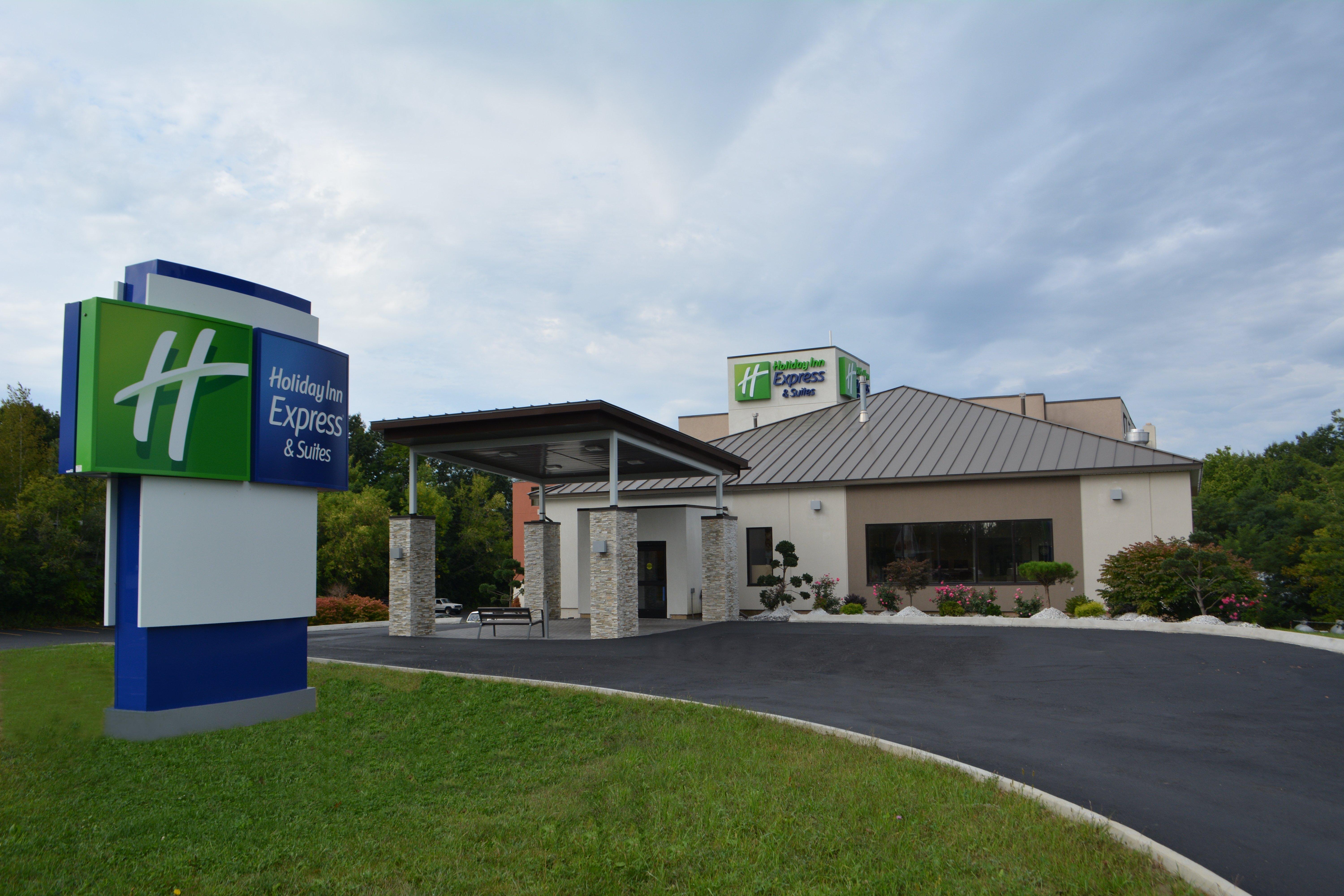 Holiday Inn Express & Suites Waterville - North By Ihg Экстерьер фото