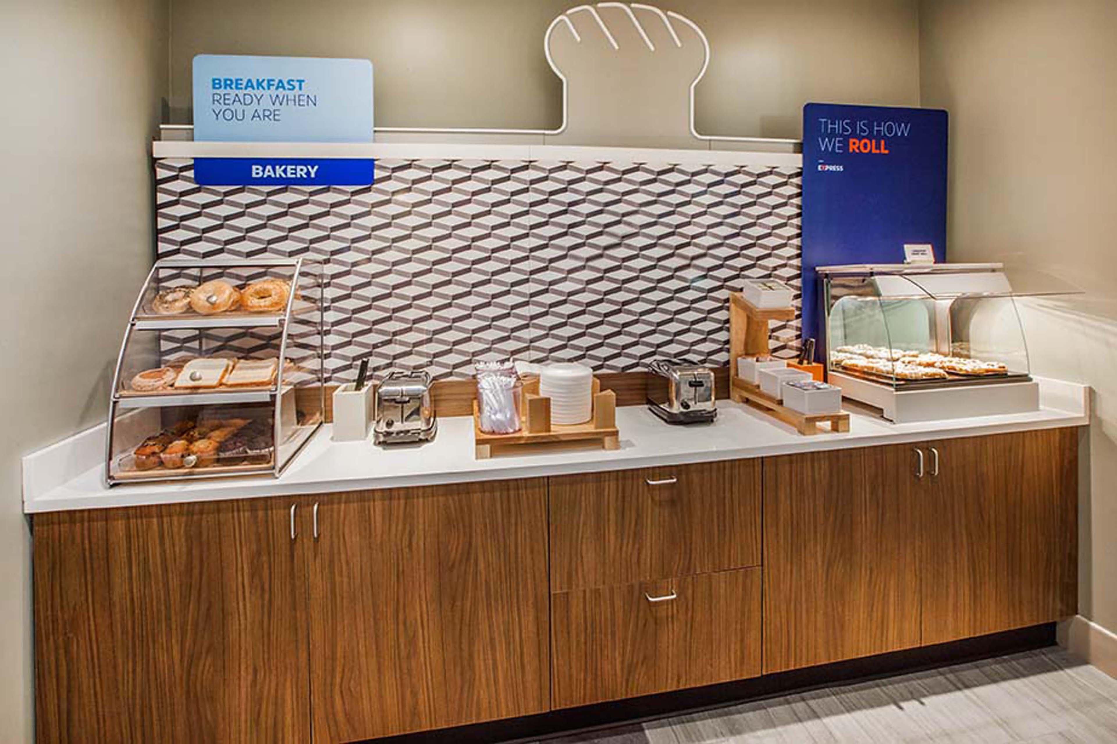 Holiday Inn Express & Suites Waterville - North By Ihg Экстерьер фото