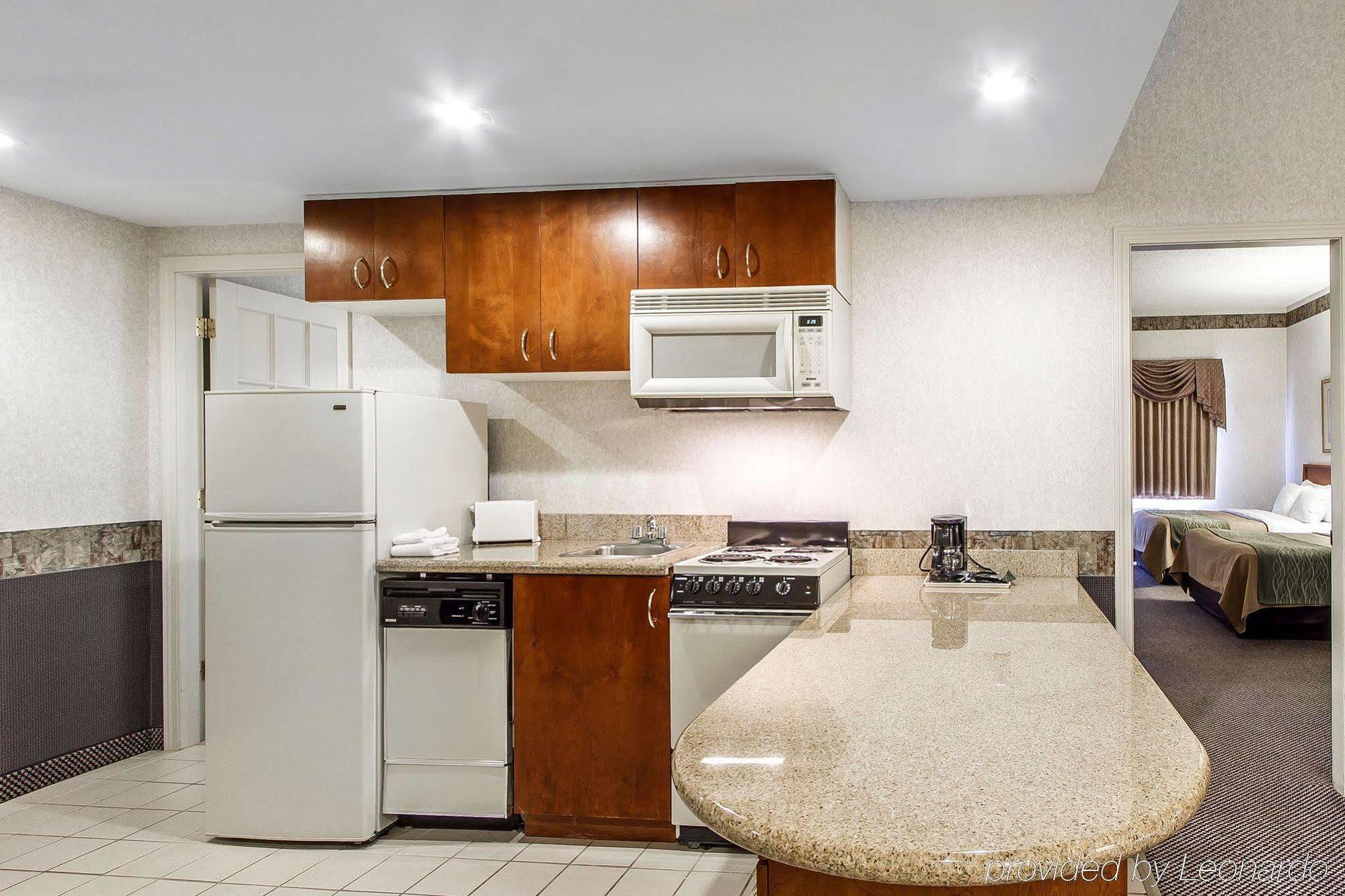 Holiday Inn Express & Suites Waterville - North By Ihg Экстерьер фото